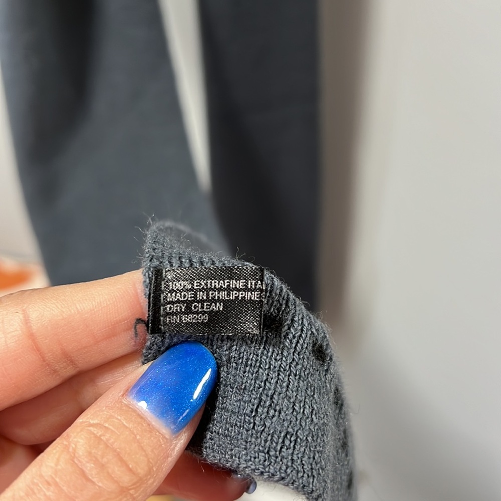 Scarf - Picture 4 of 4